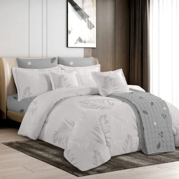 Lightweight & Elegant Comforter Set